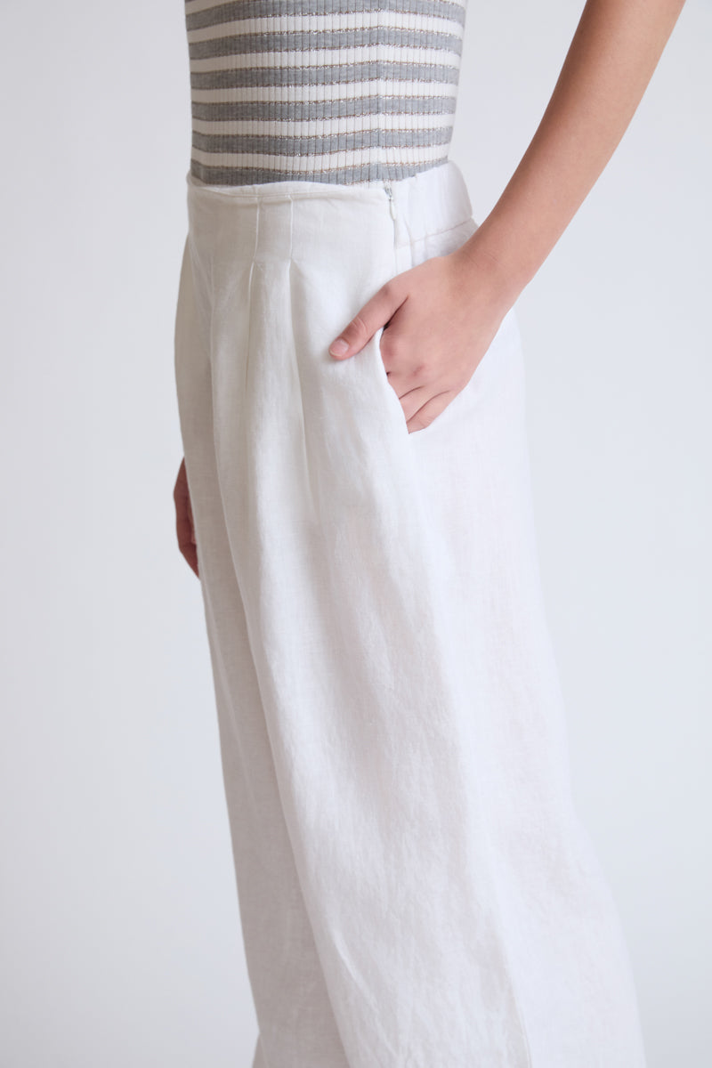 Weit geschnittene Leinenhose mit Bundfalten – white #Farbe_10000 white