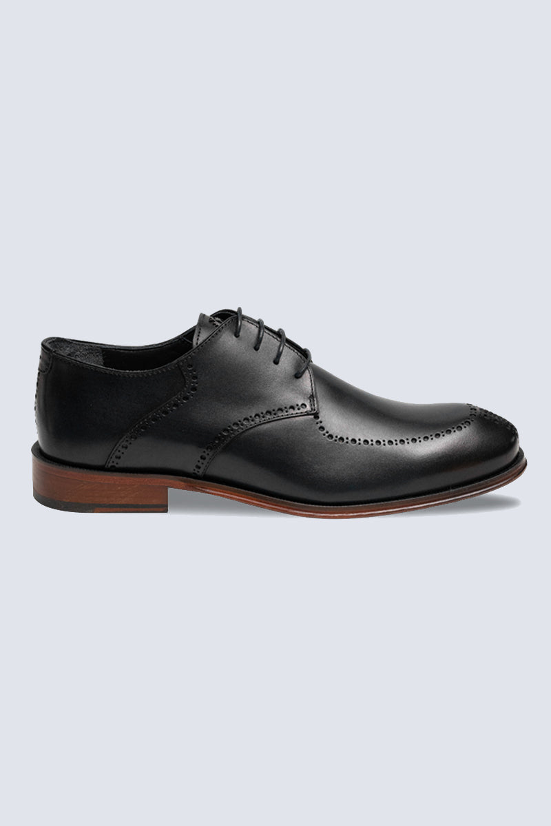 Elegant Derby brogue with lyre perforation, welt seam and leather outsole.