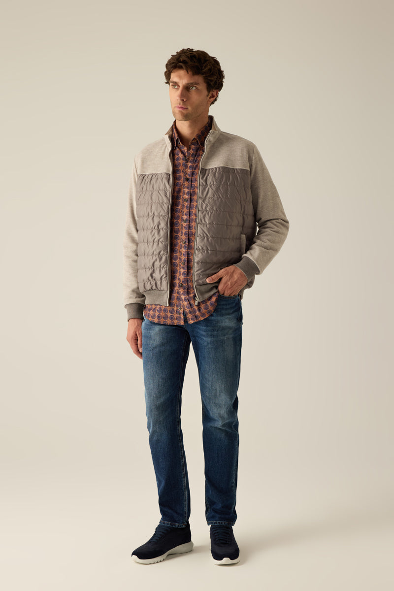 Moderne Herren-Sweatjacke in Sandmelange – stilvoll, sportiv und komfortabel
