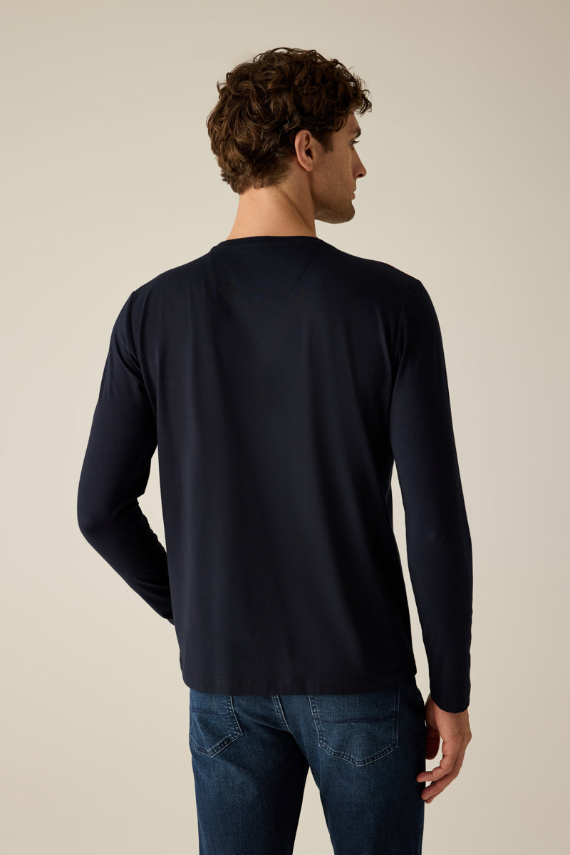 Herren Langarmshirt mit Rundhalsausschnitt – smart, maskulin und vielseitig
