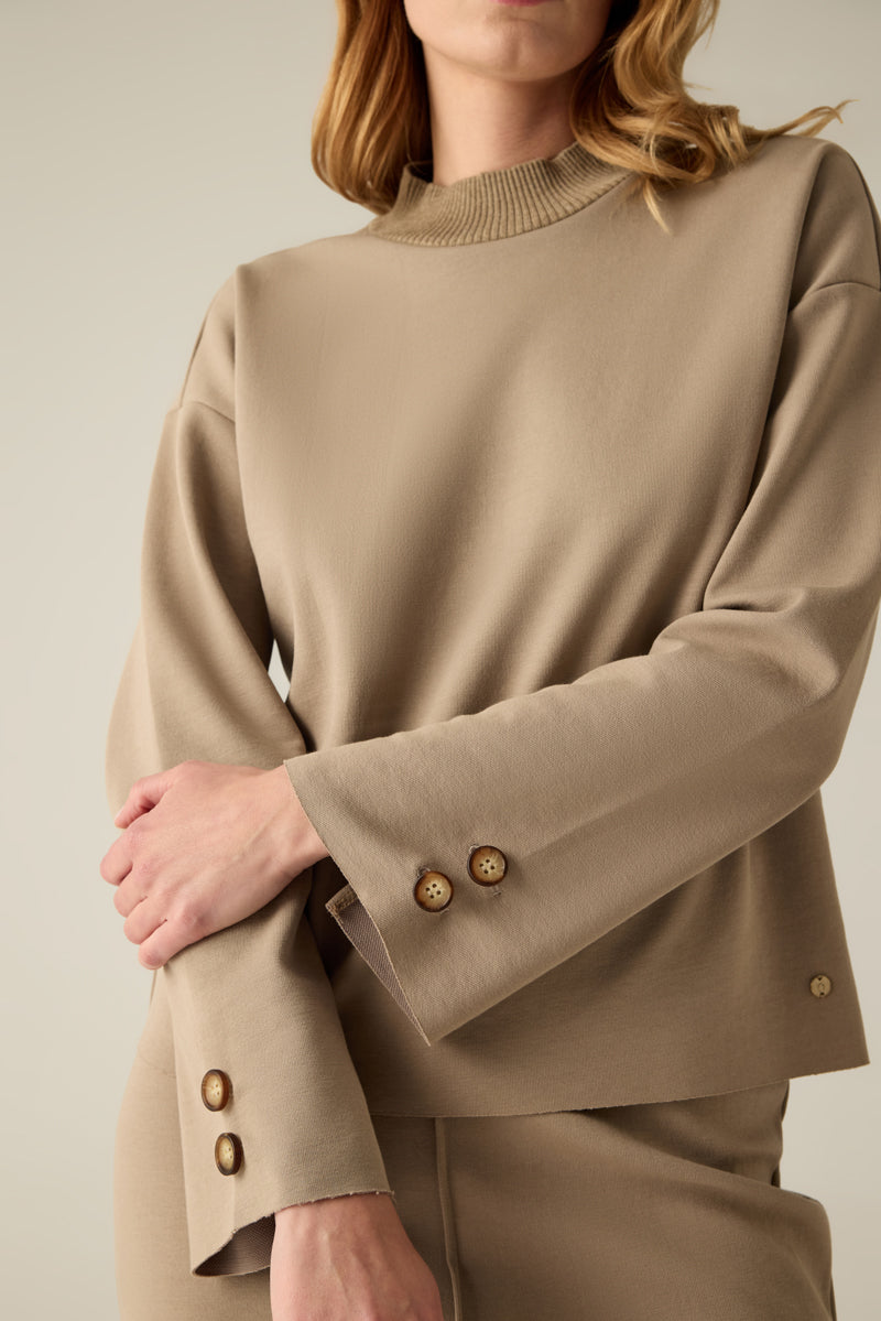 Sweatshirt in Camel mit Stehkragen – sportiv, elegant und komfortabel für jeden Tag.