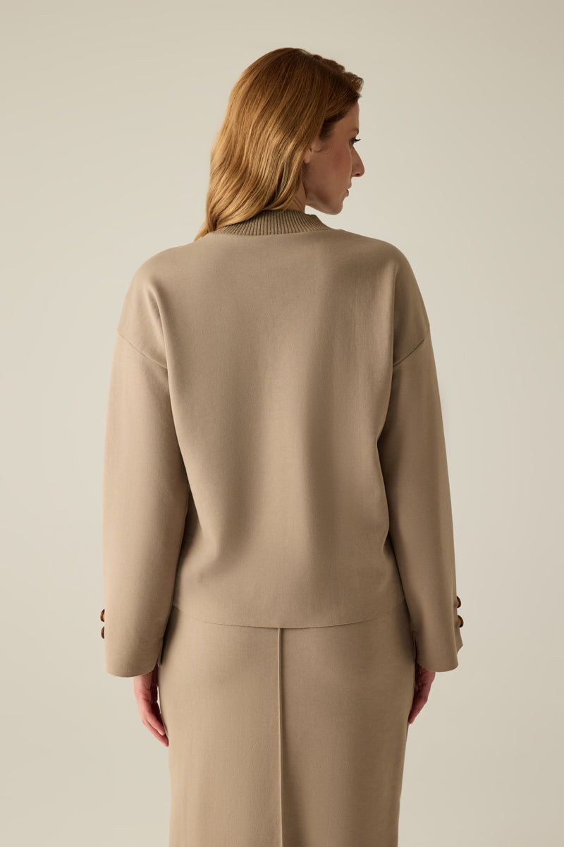 Sweatshirt in Camel mit Stehkragen – sportiv, elegant und komfortabel für jeden Tag.