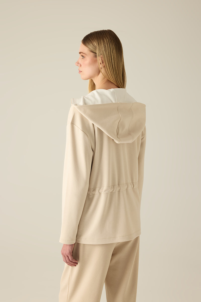 Kapuzensakko in Creme – moderner Schnitt, elastischer Komfort, ideal für City & Office.