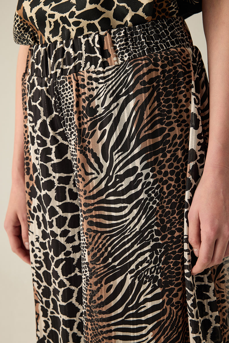 Elegante Marlene-Hose im modernen Animal-Print – hochwertig, stilvoll und perfekt für jeden Anlass.