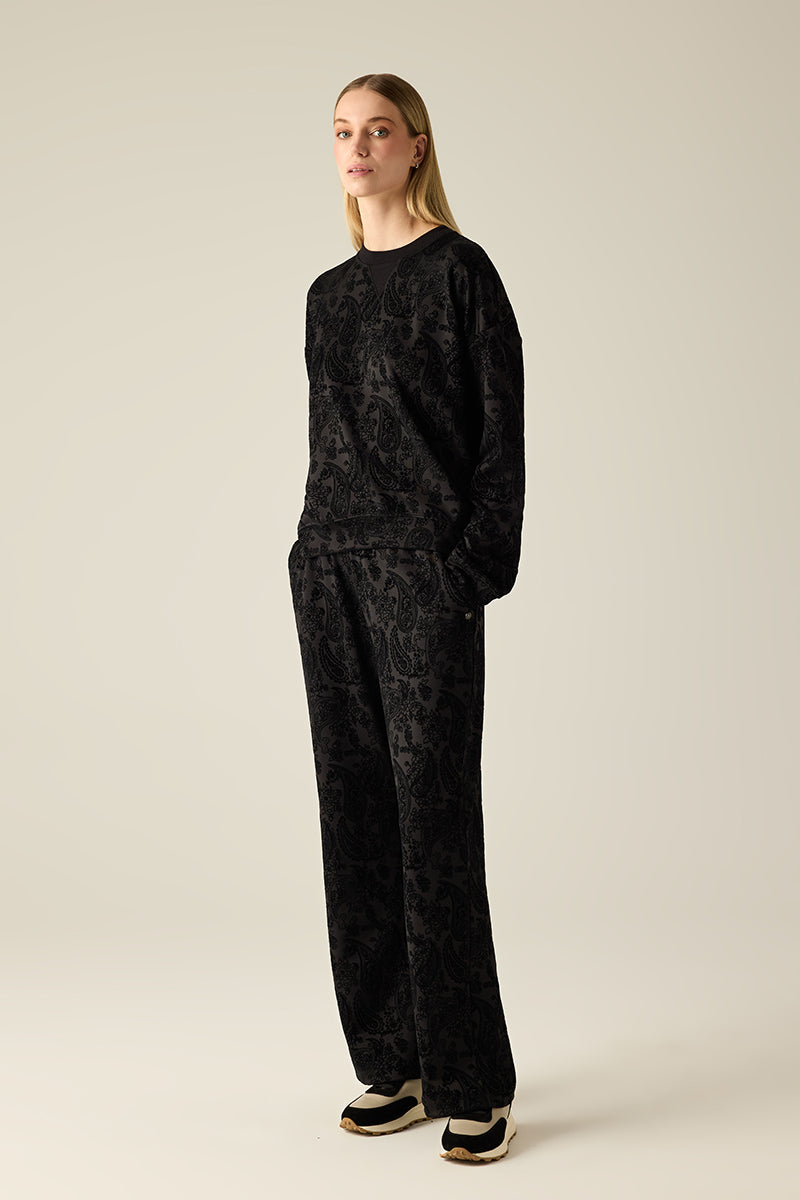 Exklusives Sweatshirt in Black Combi – Rundhals, Langarm, schwarz auf schwarz Samtdruck. Edel, elegant, vielseitig tragbar.