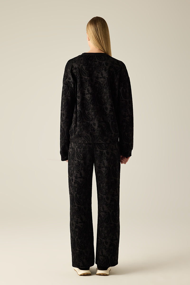 Exklusives Sweatshirt in Black Combi – Rundhals, Langarm, schwarz auf schwarz Samtdruck. Edel, elegant, vielseitig tragbar.