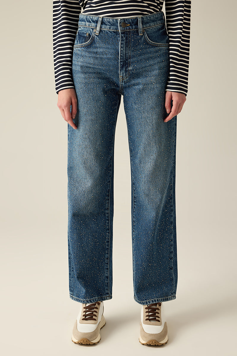 Klassische Five-Pocket-Jeans mit leichtem Boyfriend-Schnitt. Bequem, lässig und vielseitig kombinierbar – Denim-Essential für jeden Tag.