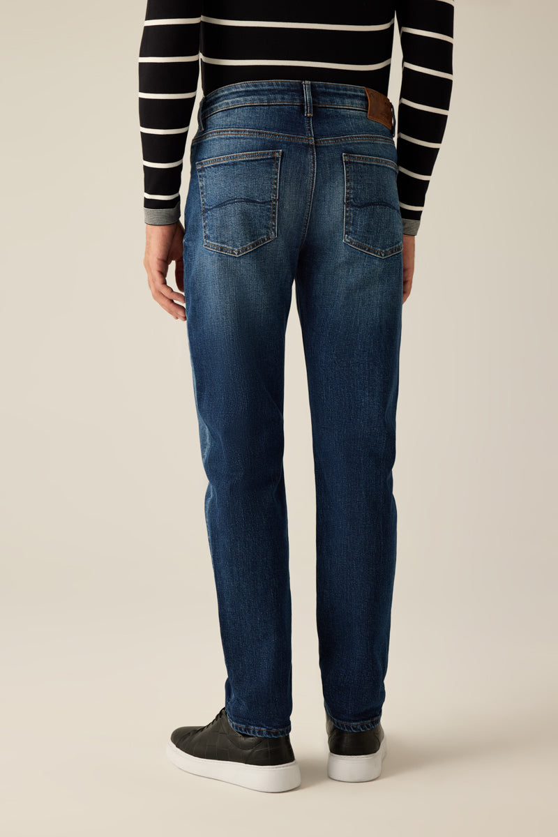 5-Pocket-Jeans in Denim-Blau mit authentischer Waschung, 1% Elasthan und krempelbarem Bein.