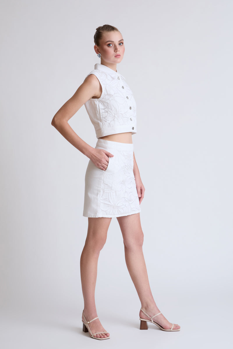 Cotton-polyamide skirt with a floral relief pattern