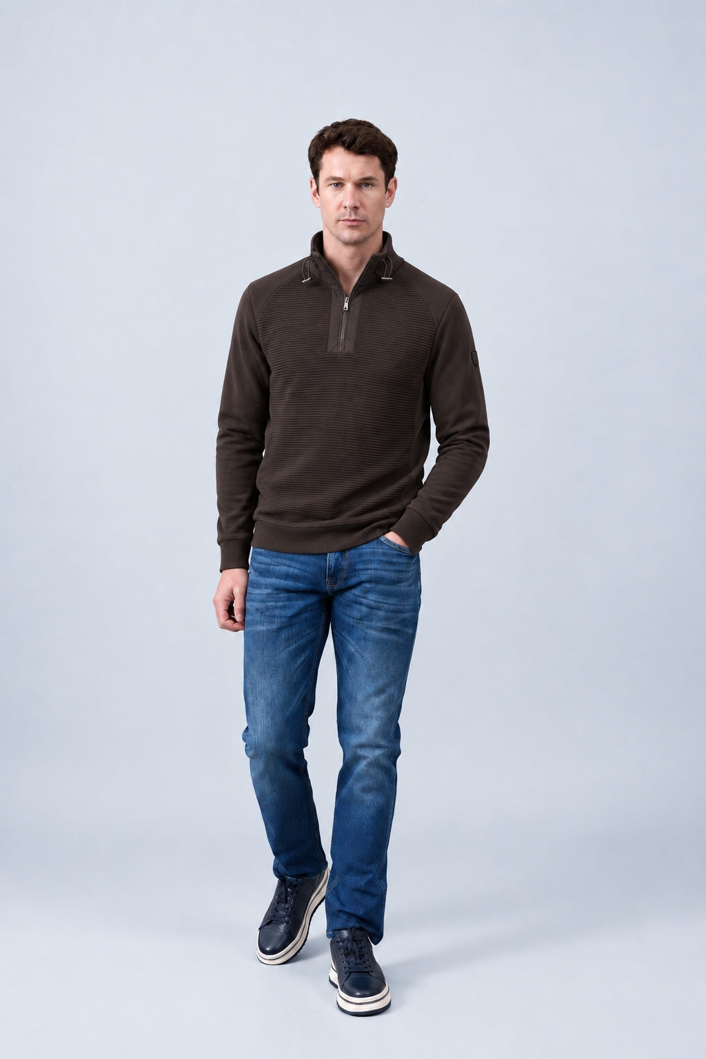Sweatshirt mit Stehkragen und Strukturmuster in chocolate