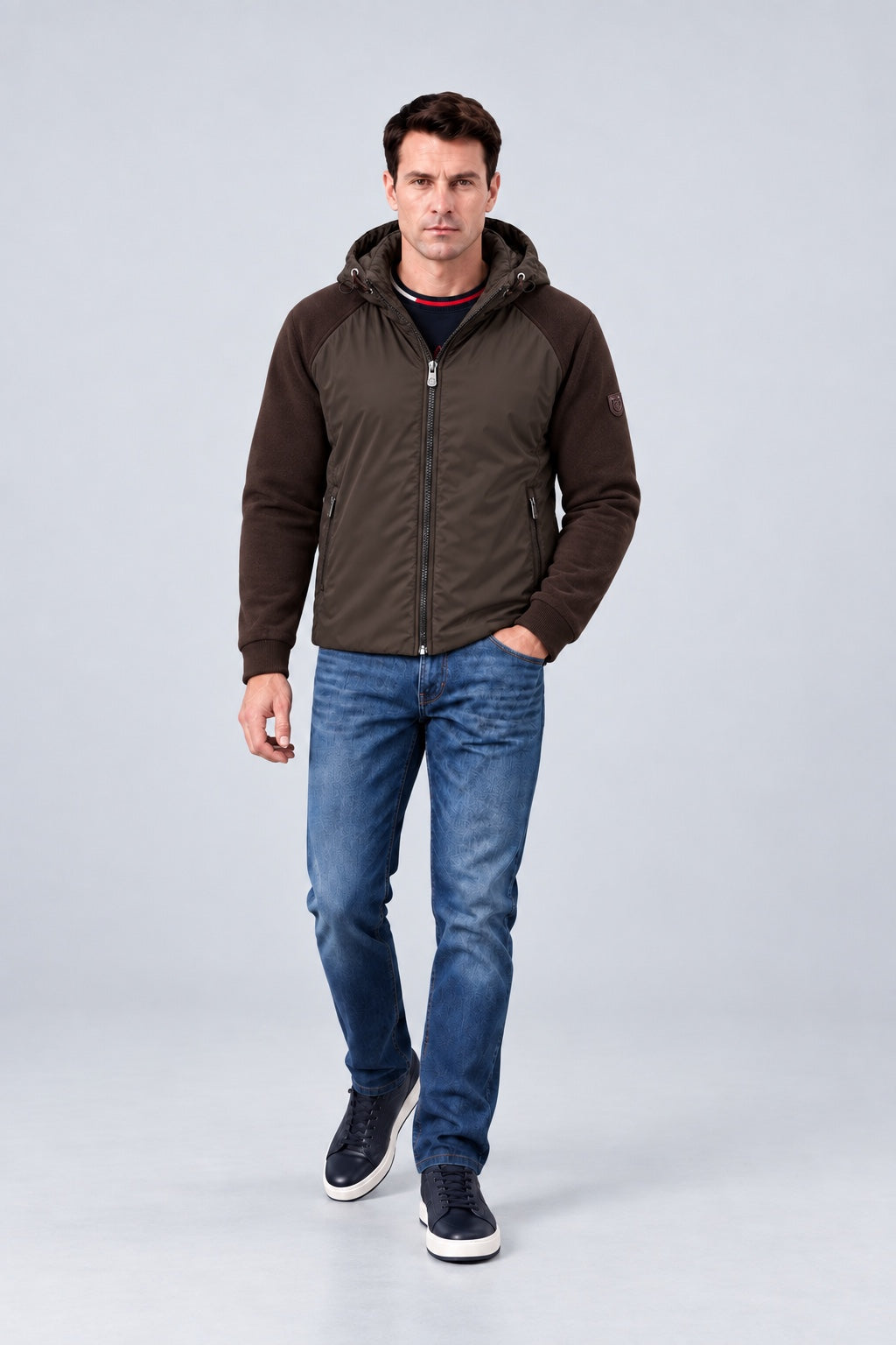 Sweat‑Jacke mit Kapuze in Materialmix‑Optik in chocolate