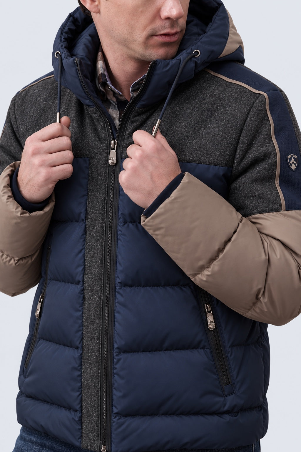 Kapuzenjacke in Materialmix‑Optik mit Steppdesign in navy combi 1, Ansicht 3