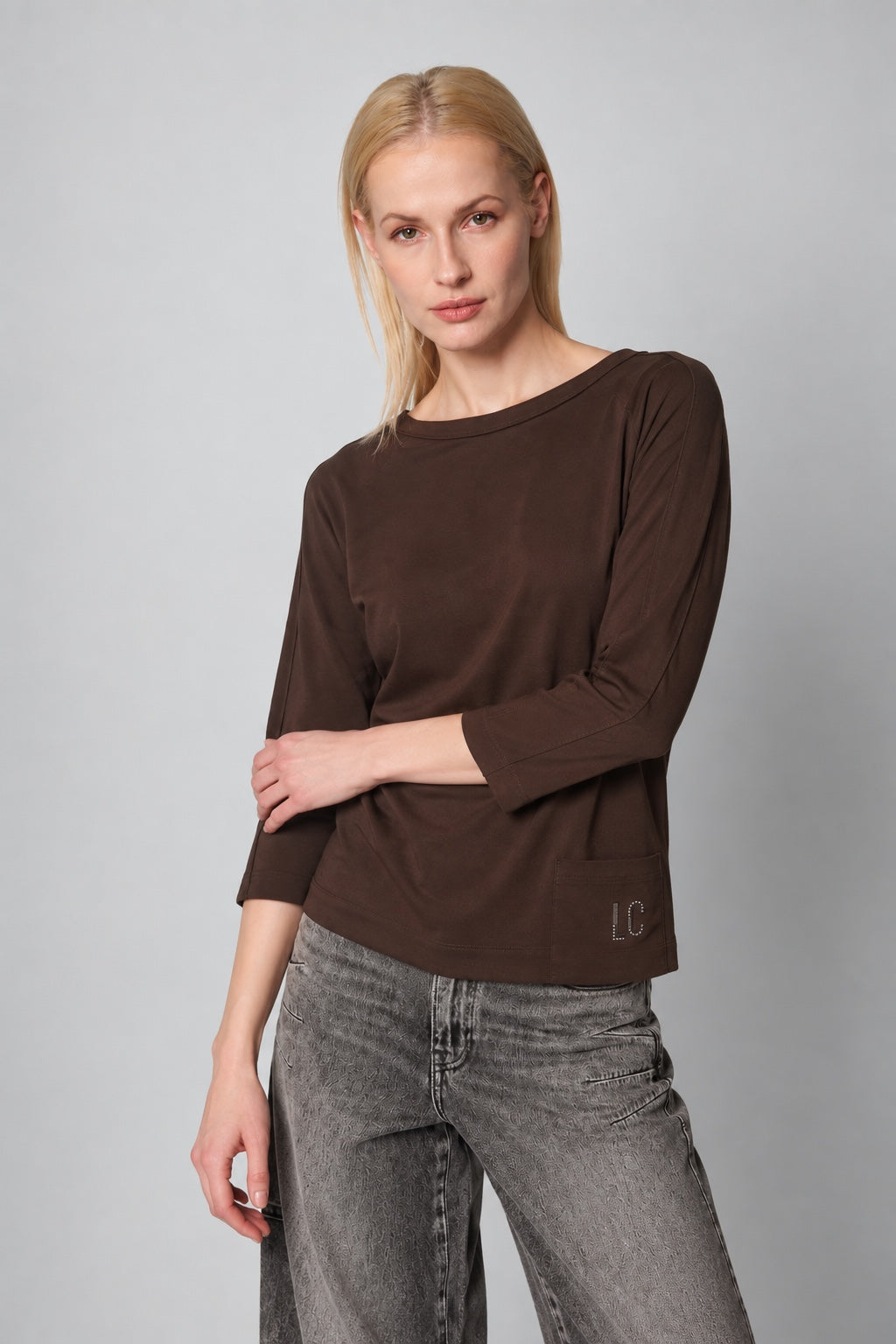 T‑Shirt aus Baumwoll‑Elasthan mit 3/4‑Arm und Logo‑Detail in brown, Ansicht 2