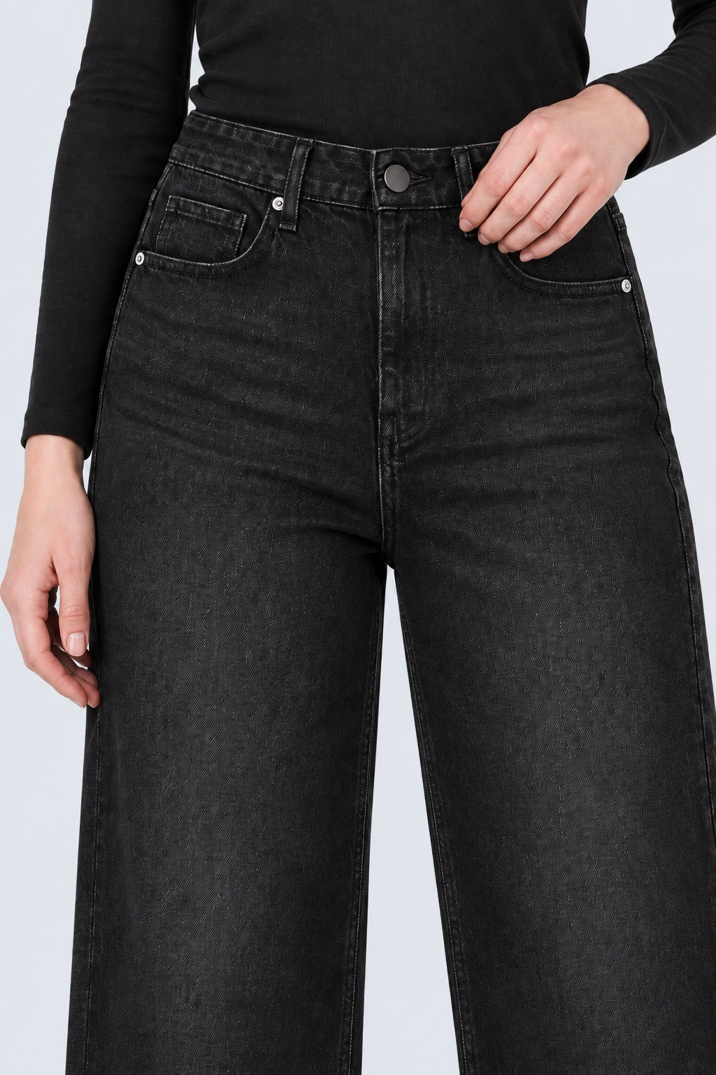 Anita Straight Fit Jeans aus Baumwoll‑Elasthan mit Black‑Denim‑Waschung in black, Ansicht 3