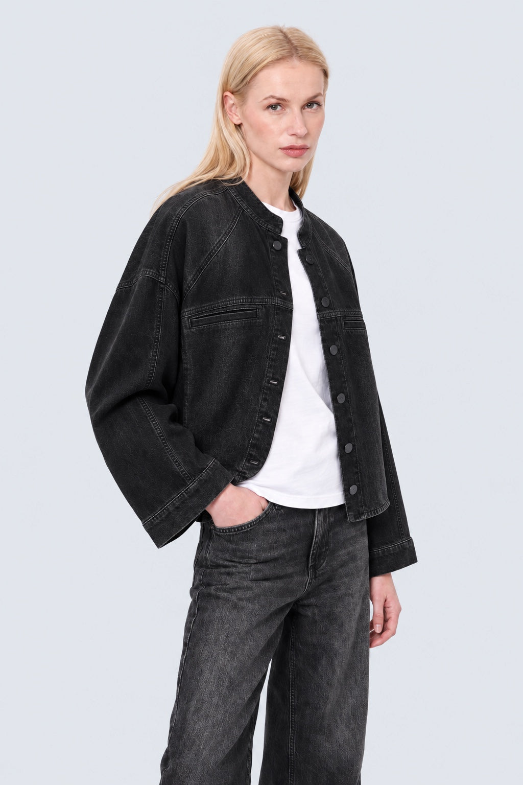 Alora Denim‑Jacke aus Baumwolle mit Stehkragen in black, Ansicht 2