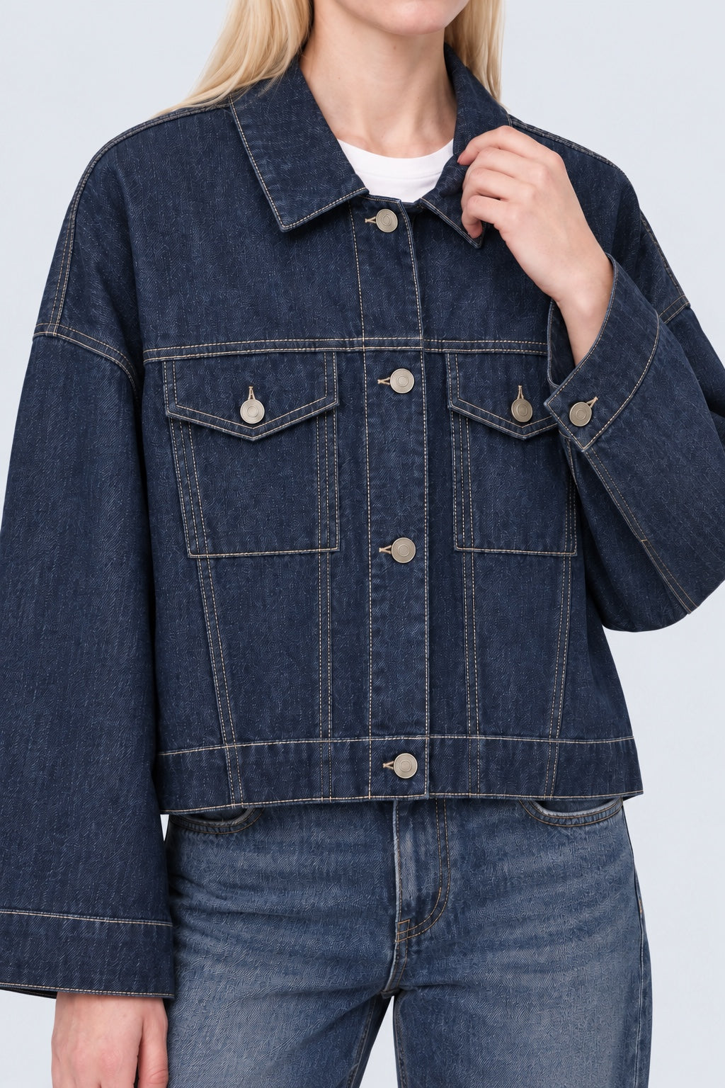 Ela Denim‑Jacke aus Viskose‑Baumwoll‑Mix mit Cropped‑Silhouette in navy, Ansicht 3