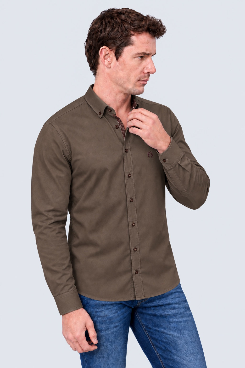 Button‑Down‑Hemd aus Baumwoll‑Stretch‑Mix in cacao