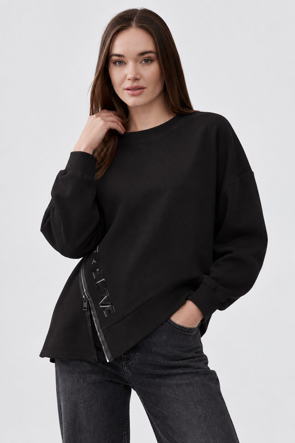 Sweatshirt aus Baumwoll‑Mix mit Strass‑Rückendetail und Layering‑Optik in black