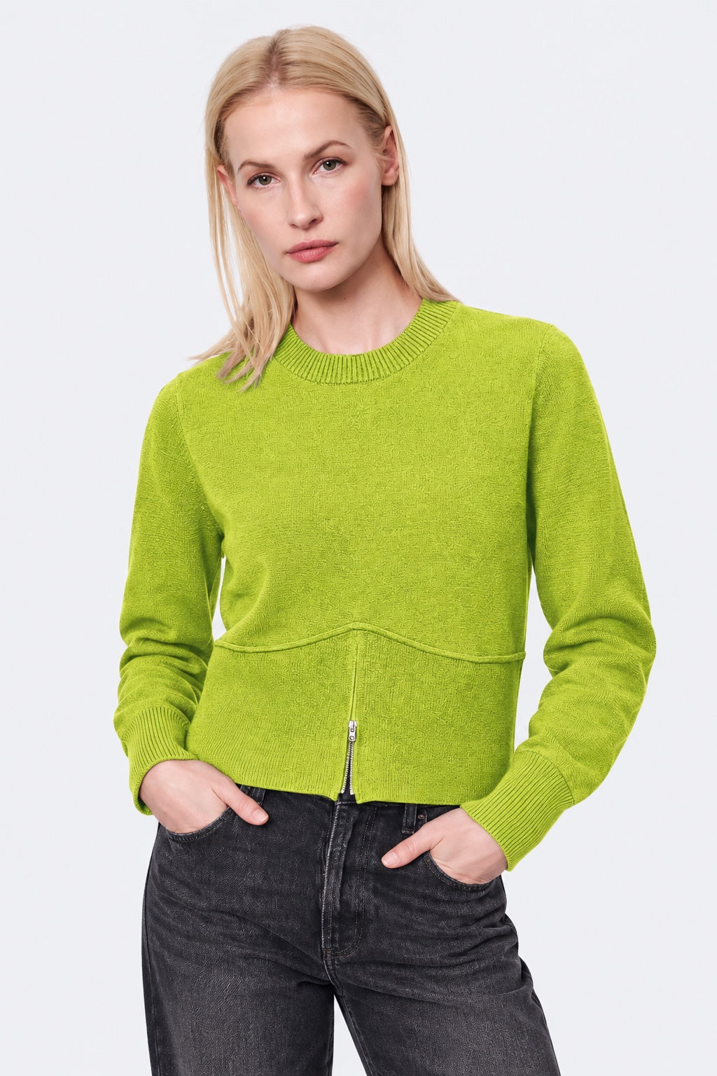 Feinstrick‑Pullover aus Viskose‑Polyamid‑Mix mit Reißverschlussdetail in green glow