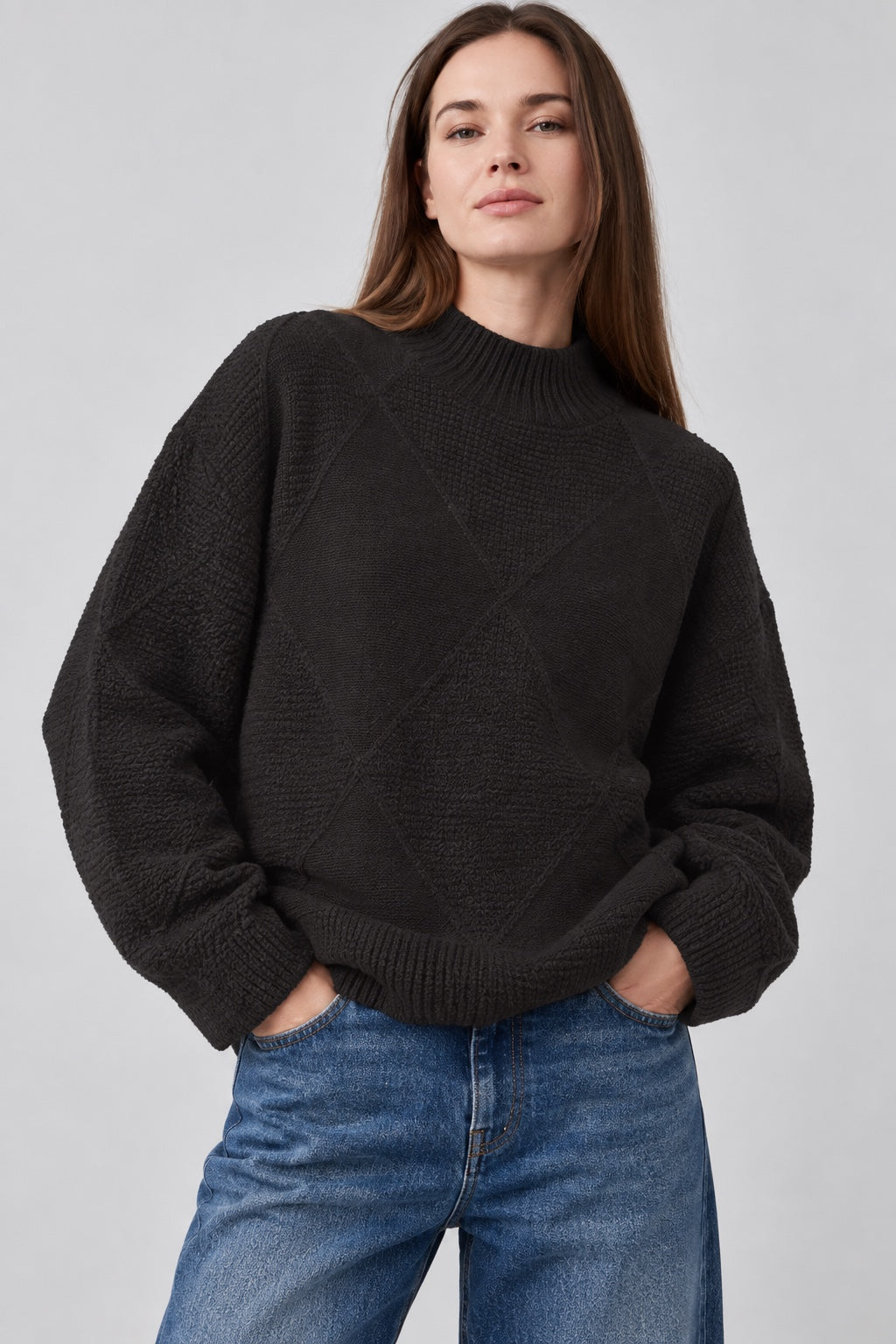 Strickpullover aus Polyamid mit Stehkragen und Strukturmuster in black