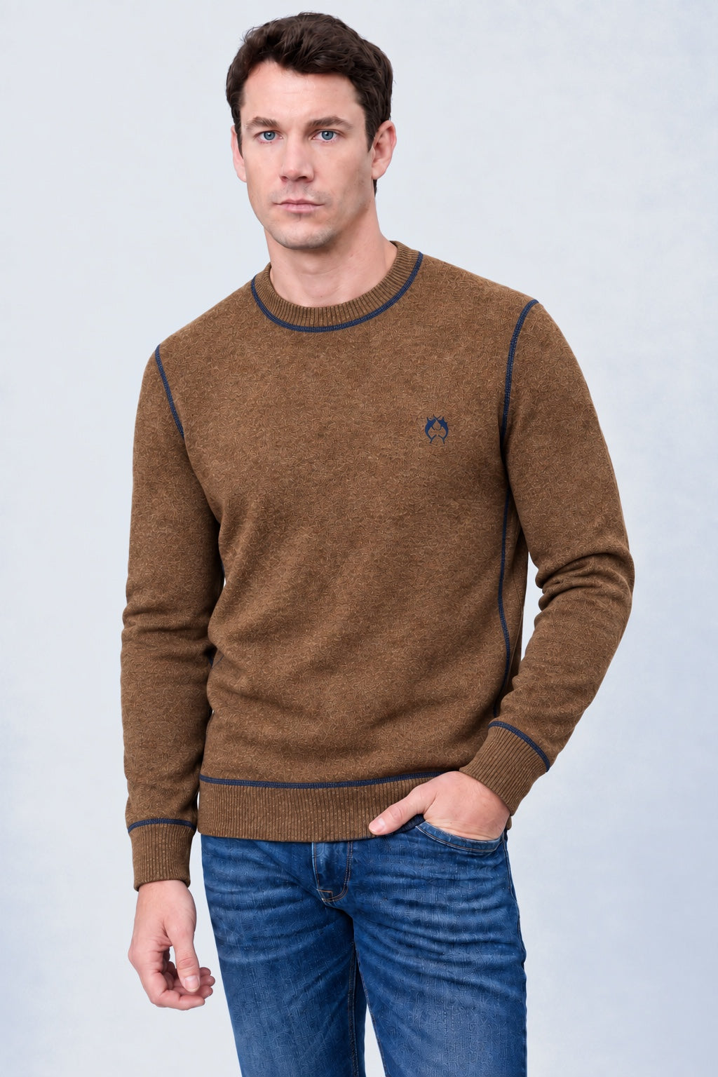 Strickpullover aus Lambswoll‑Mix mit Rundhalsausschnitt in brown combi 1