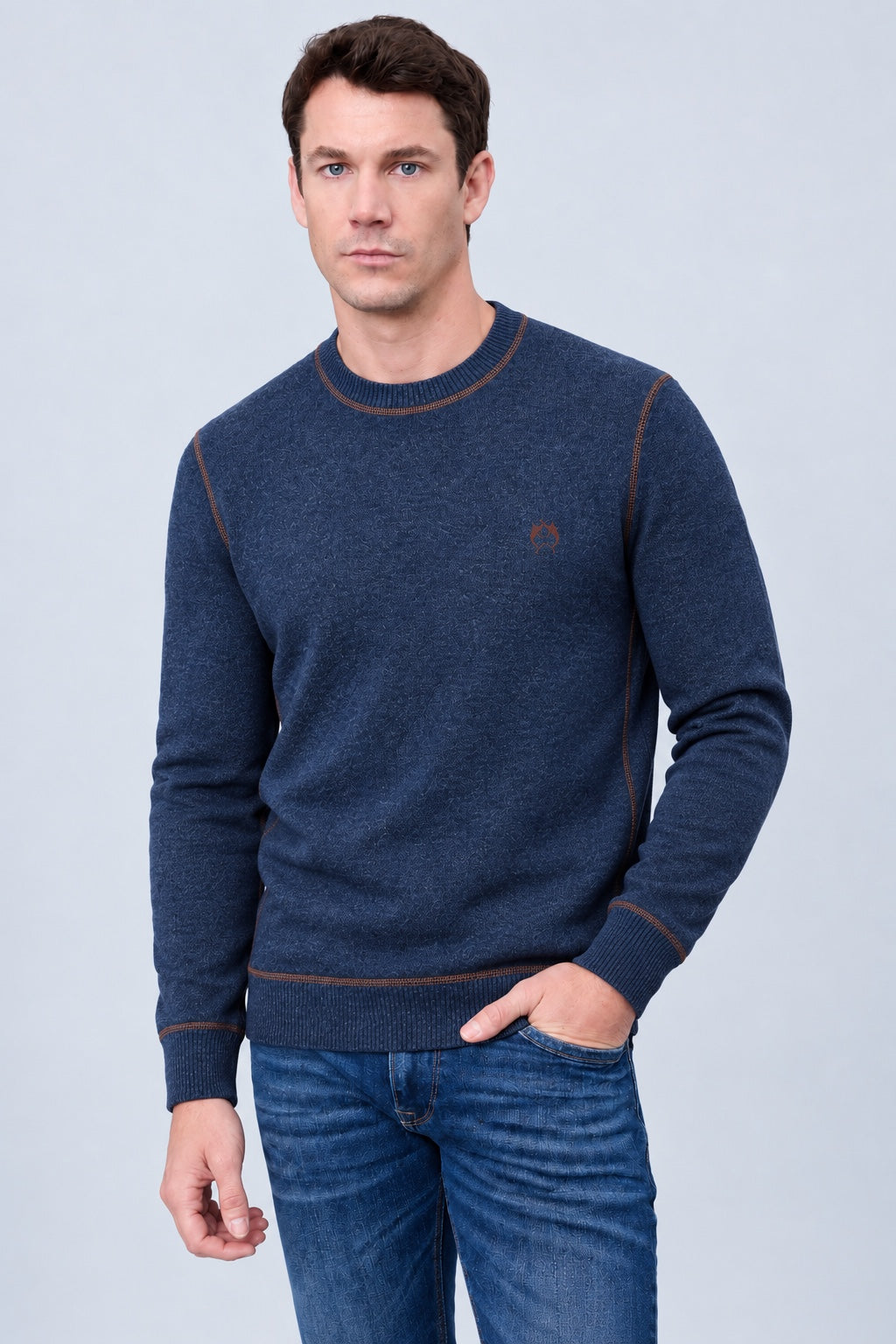 Strickpullover aus Lambswoll‑Mix mit Rundhalsausschnitt in navy combi 1