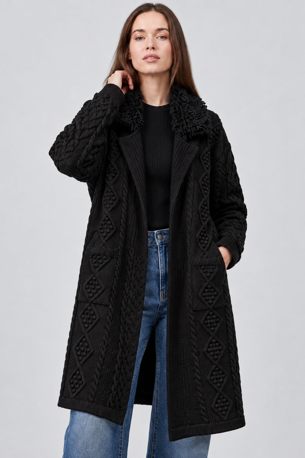 Strickjacke aus Strukturstrick mit Teddykragen in black, Ansicht 2