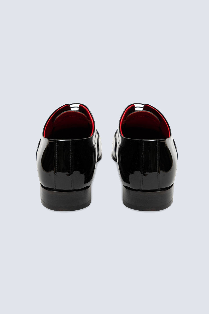 Elegant patent leather oxfords, 75% handmade, in black-red or dark green.