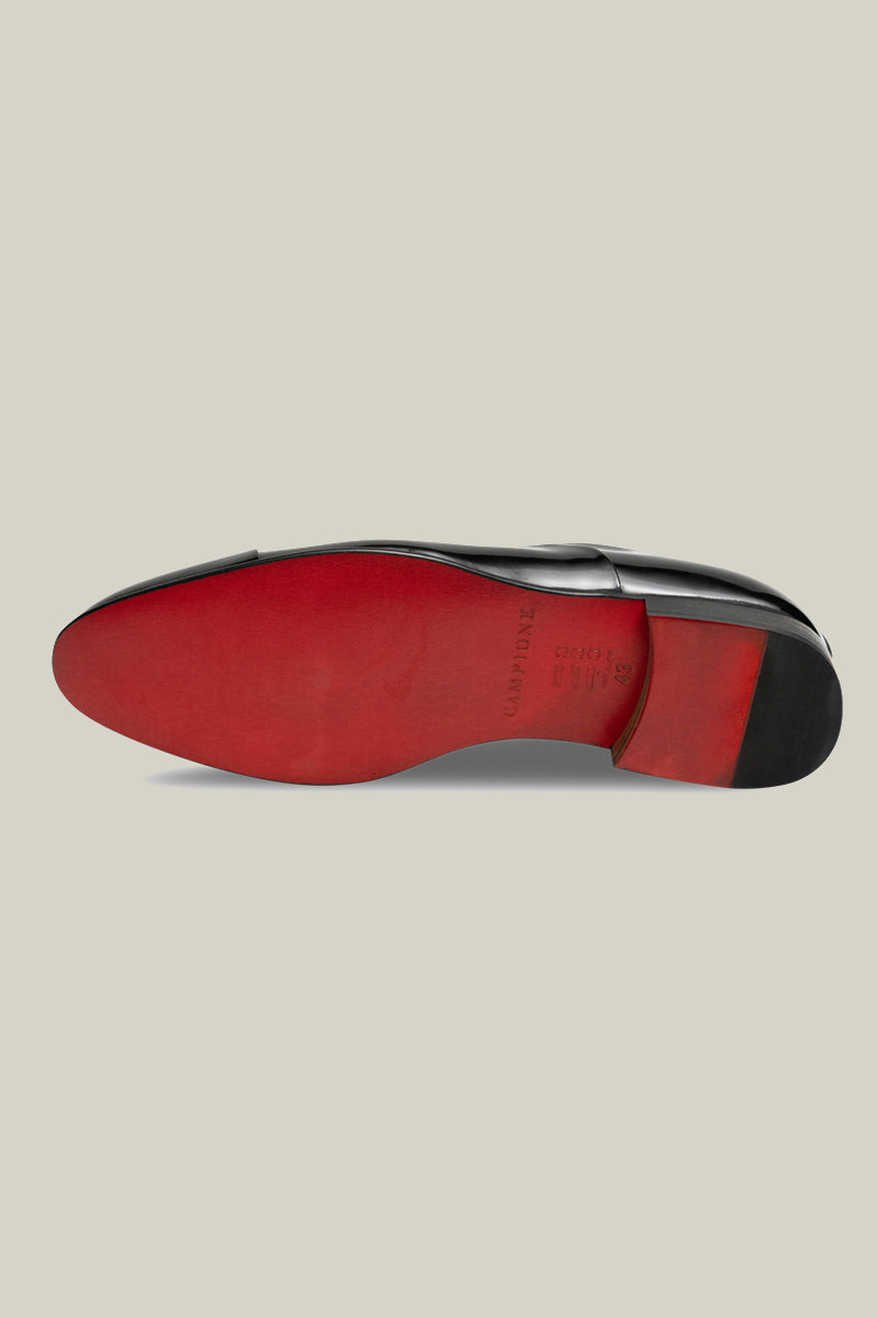 Elegant patent leather oxfords, 75% handmade, in black-red or dark green.
