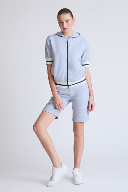 Hooded sweatshirt in cotton-polyester blend with 1/2-length sleeves