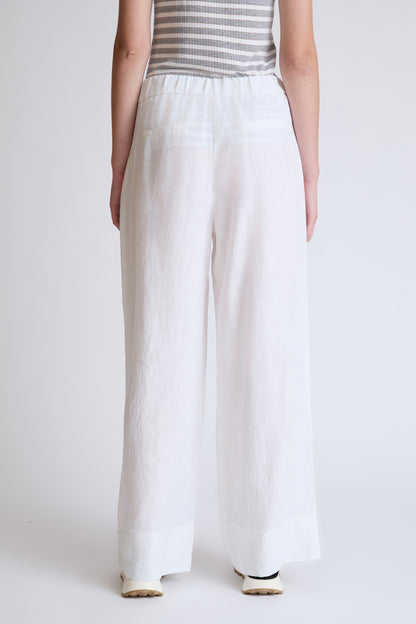 Wide-cut linen trousers with pleats