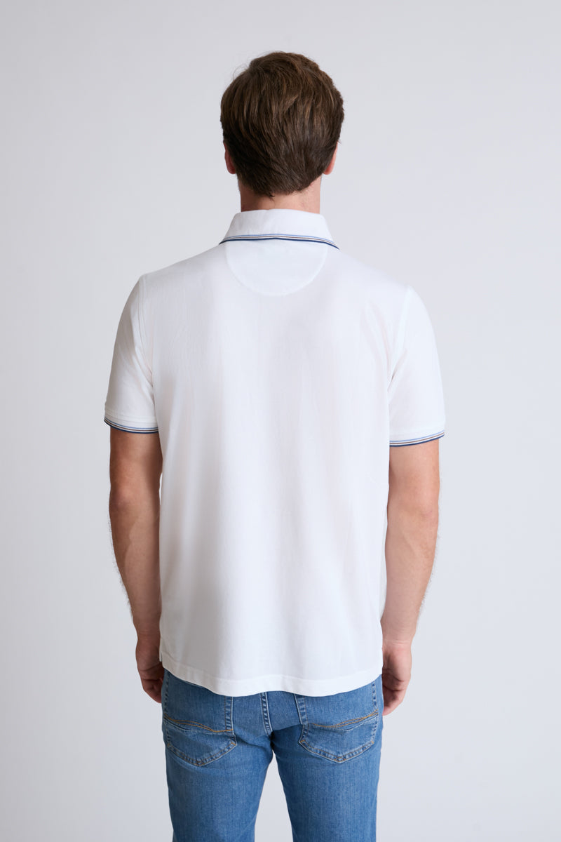 Polo shirt with contrast details