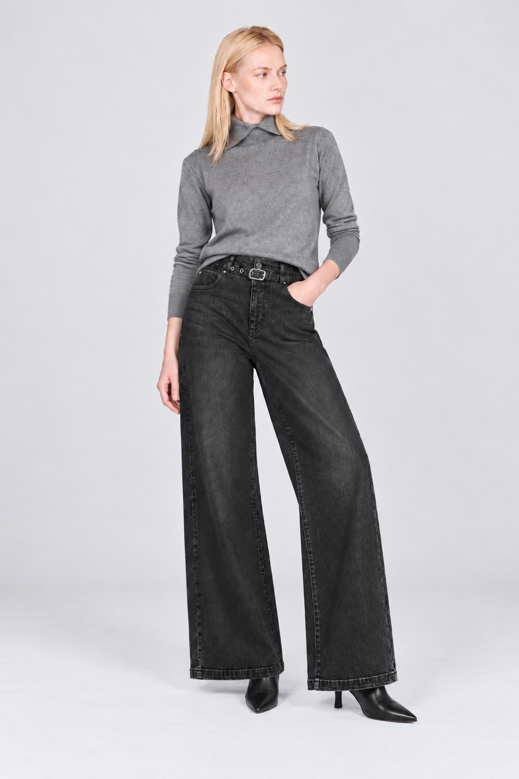 Eve Wide Leg Jeans aus Baumwoll-Mix mit Gürtel in Black Denim