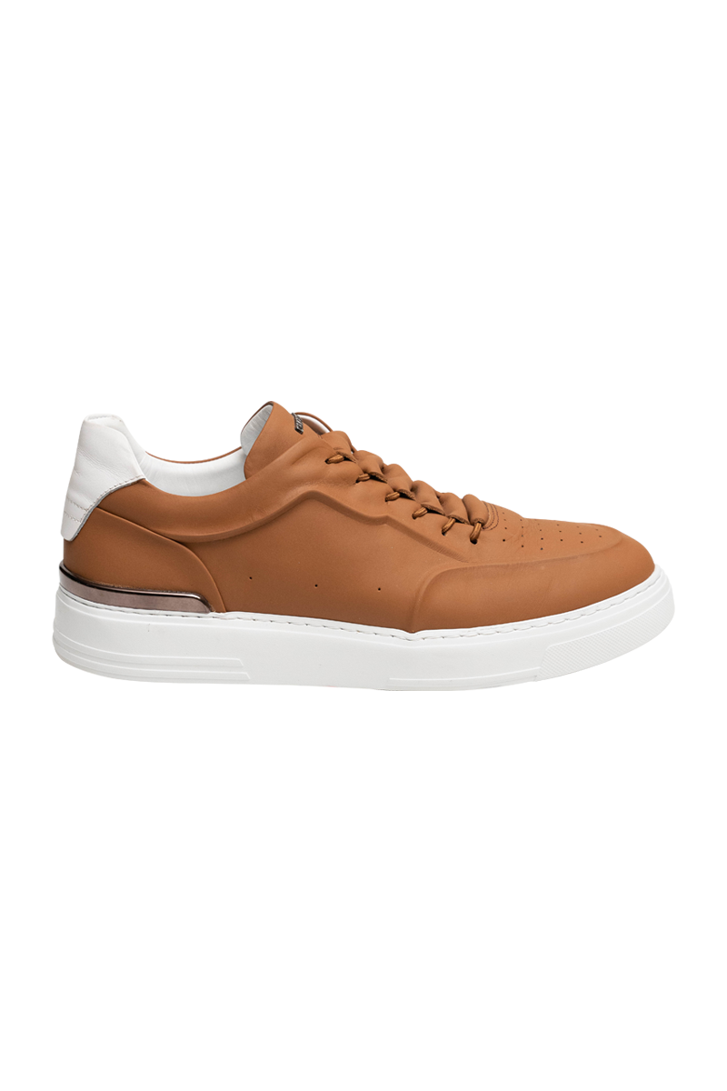 Sneaker aus Leder mit verdeckter Schnürung.