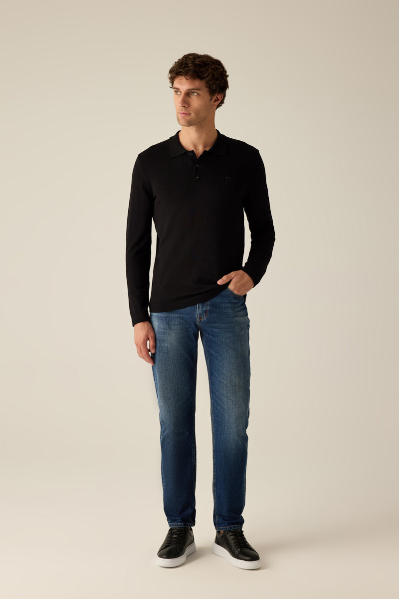 Men's sweater in black
