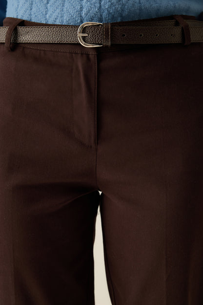 Women's trousers in brown – slim fit classic