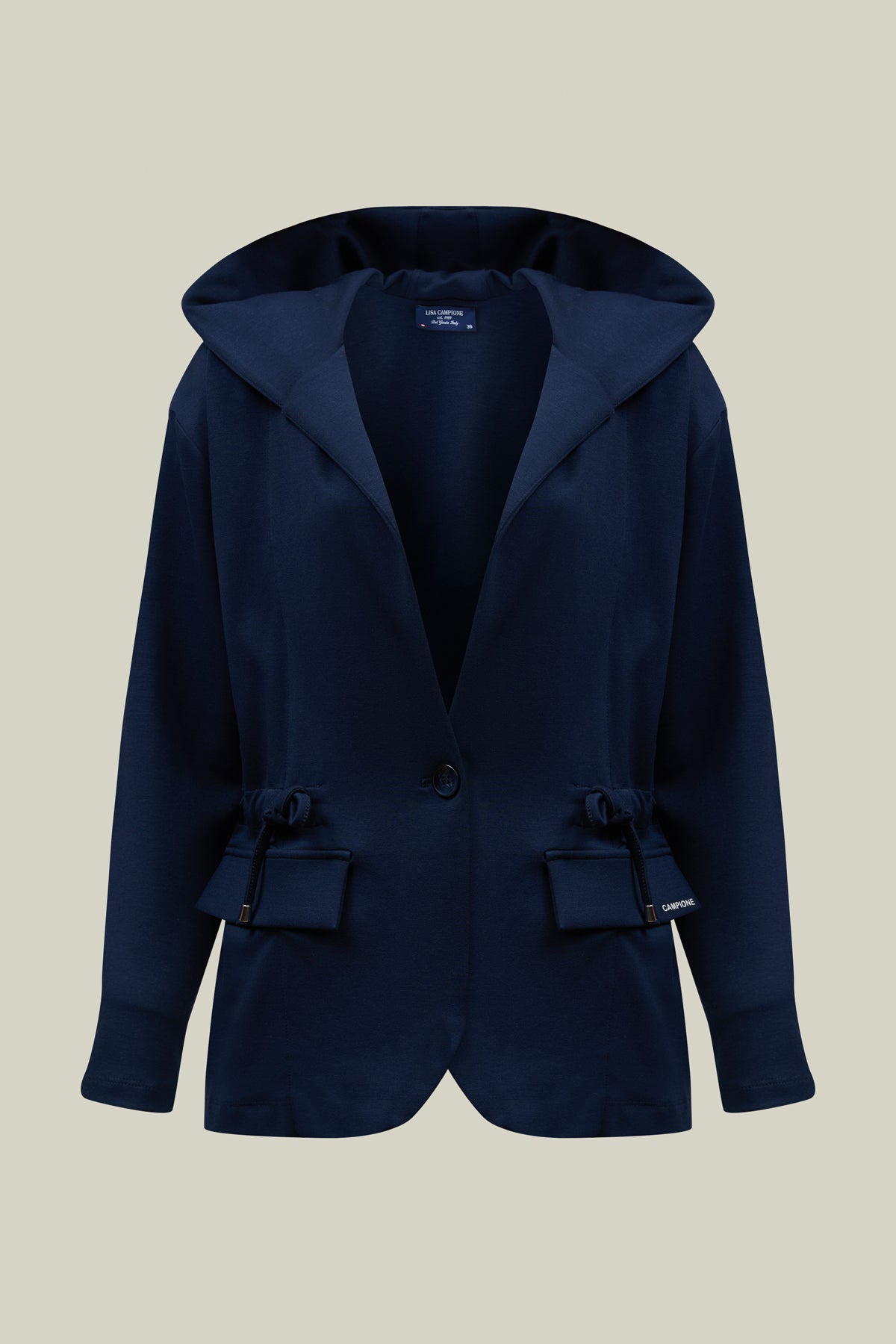 Damen-Sweatblazer mit Kapuze, Kordelzug-Taille & Logo-Taschen – sportiv & elegant.