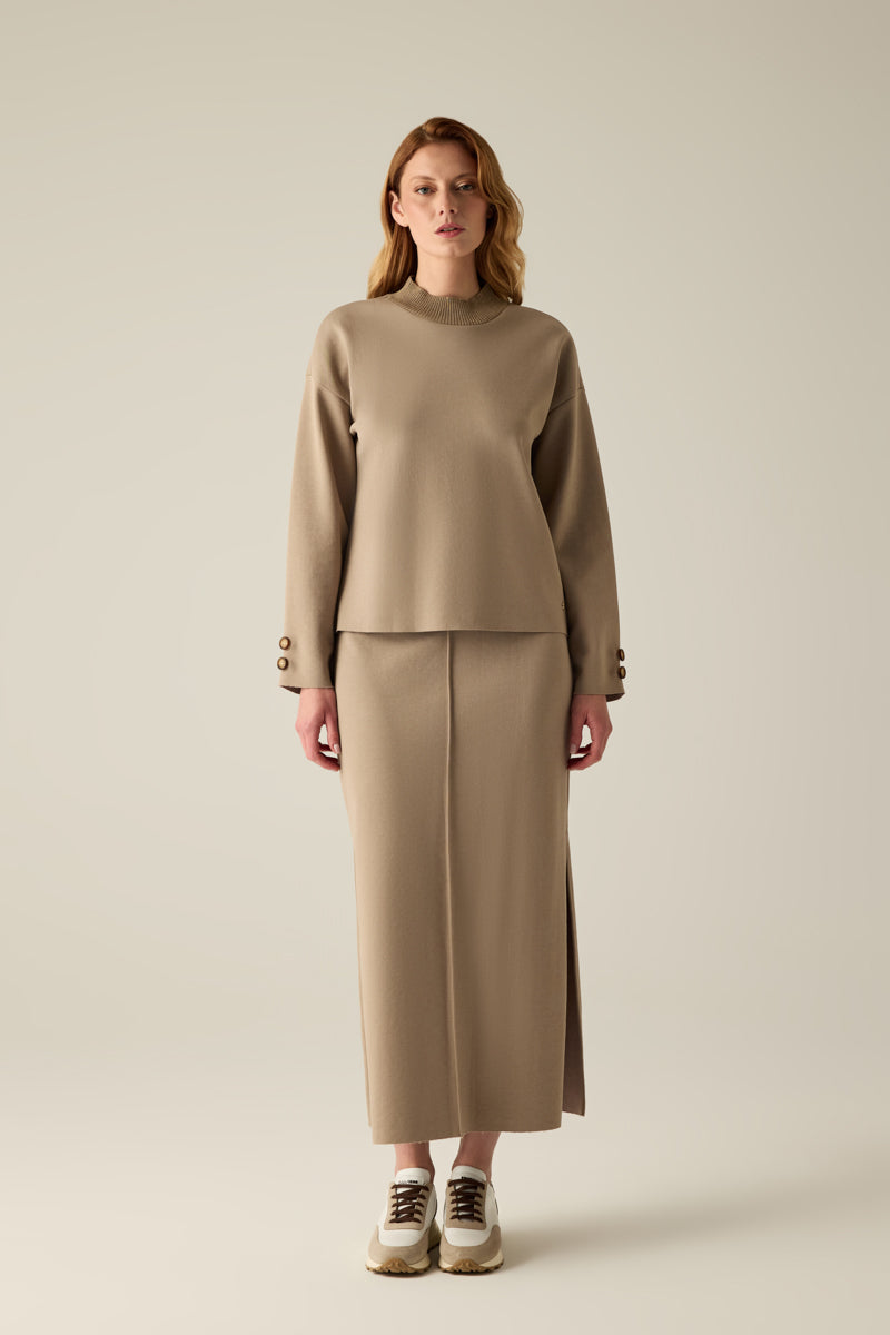 Sweatshirt in Camel mit Stehkragen – sportiv, elegant und komfortabel für jeden Tag.