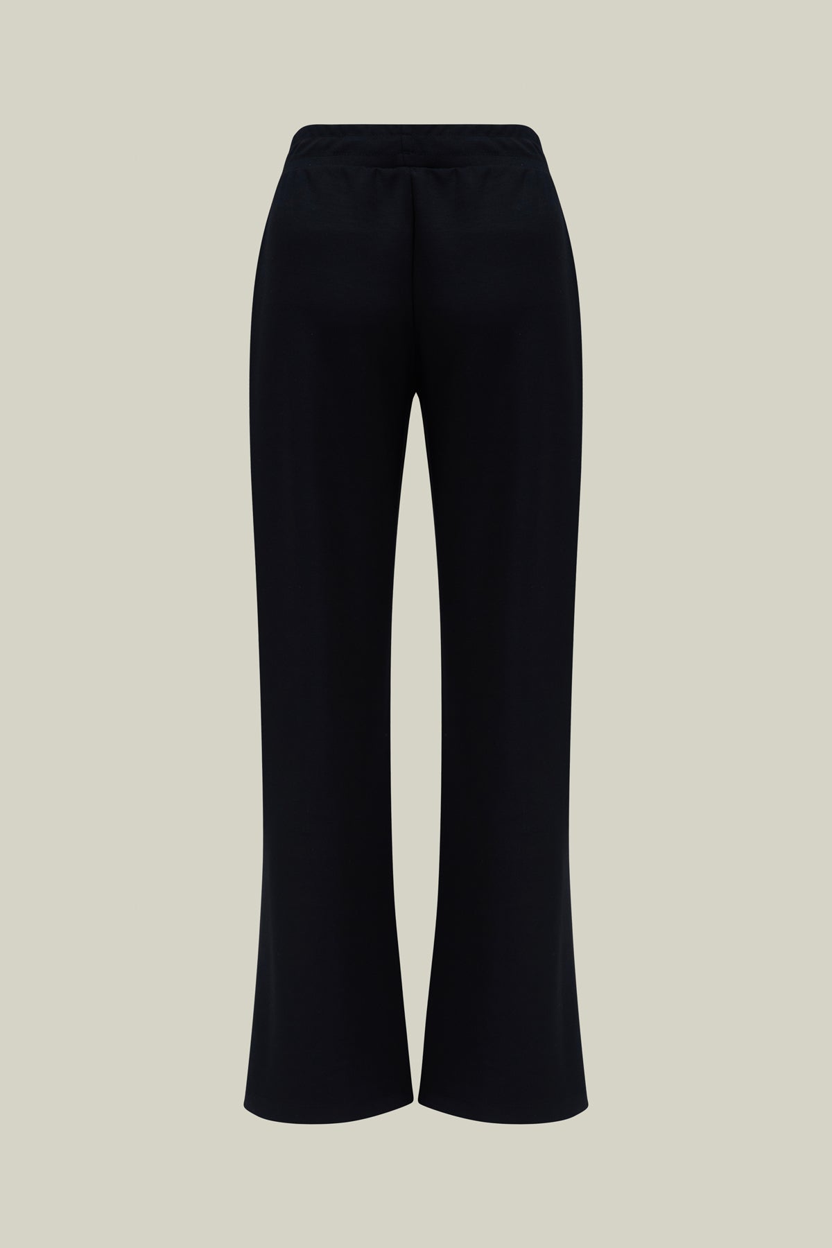 Elegant, sportlich, leicht und hochwertig verarbeitet – Premium-Style Hose für jeden Tag.