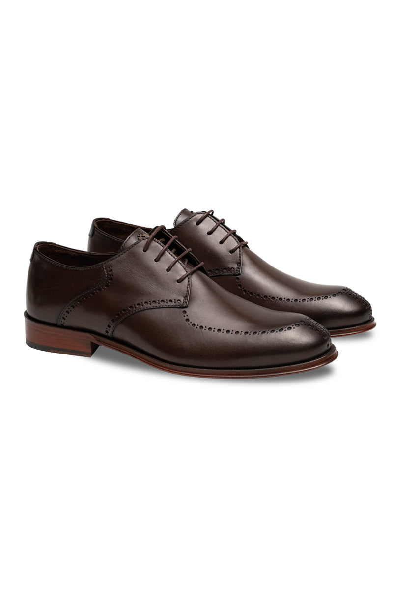 3755603_46100 Eleganter Derby-Brogue mit Lyra-Lochung, Rahmennaht und Lederlaufsohle.