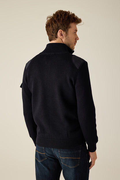 Herren Pullover Modern Fit – Black Strick mit Schulterdetails