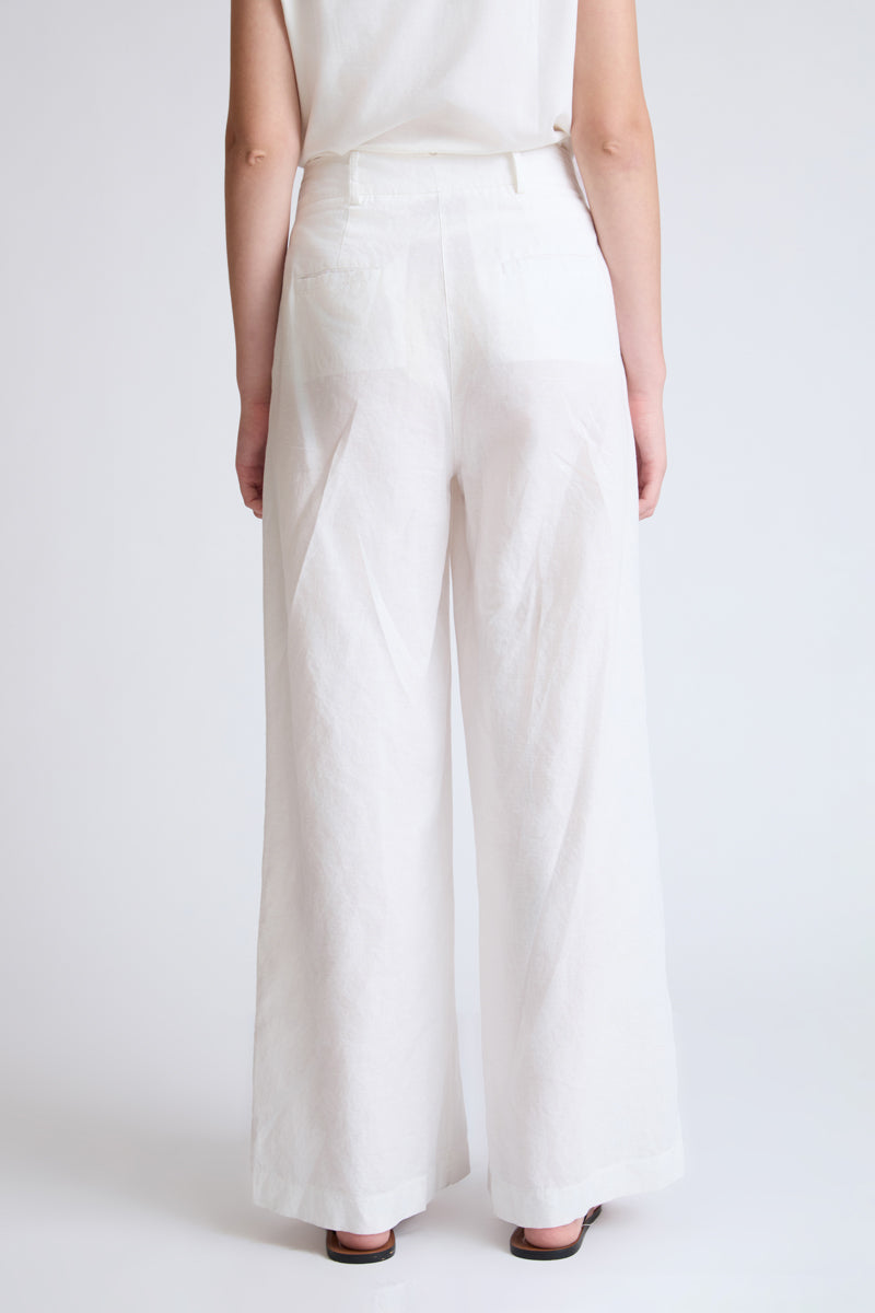 Lycra straight-leg trousers with a crease (Ladies' Trousers)