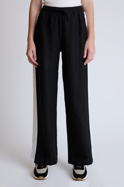 Hose aus Lycra mit weitem Bein und Seitenstreifen