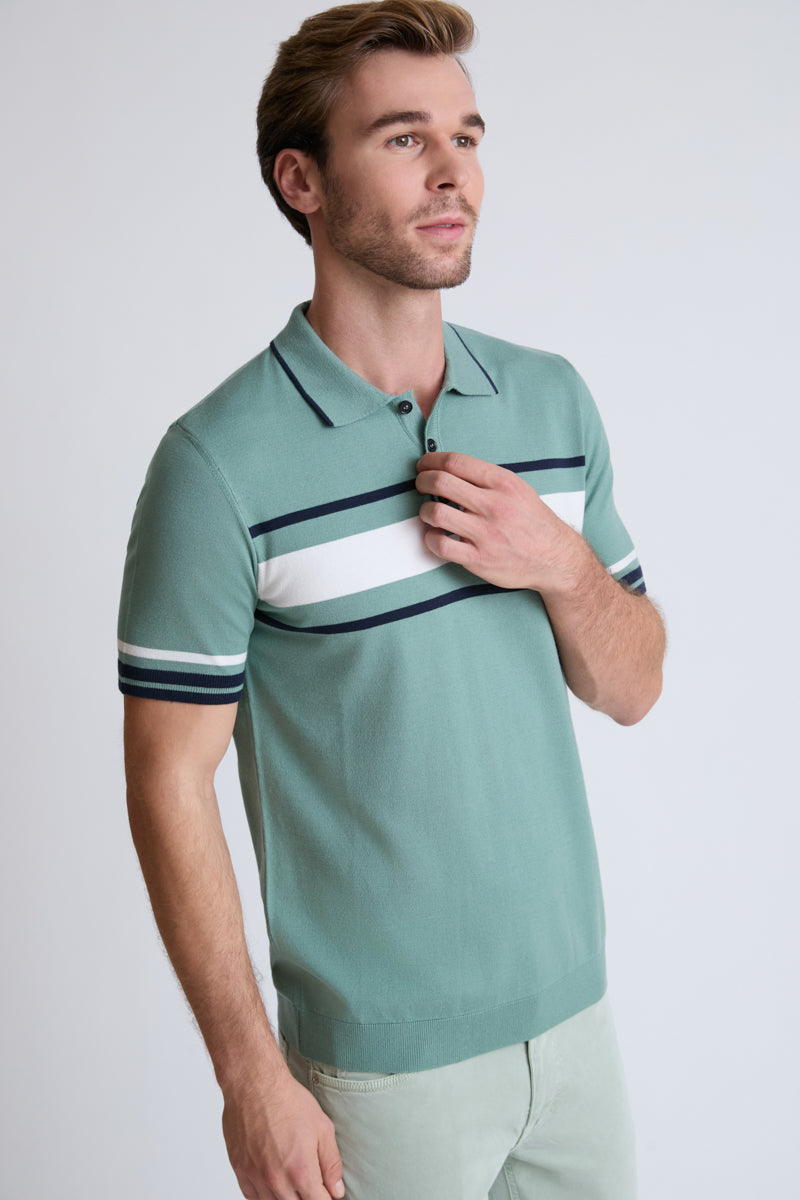 Fine knit polo shirt in a cotton blend with a striped design