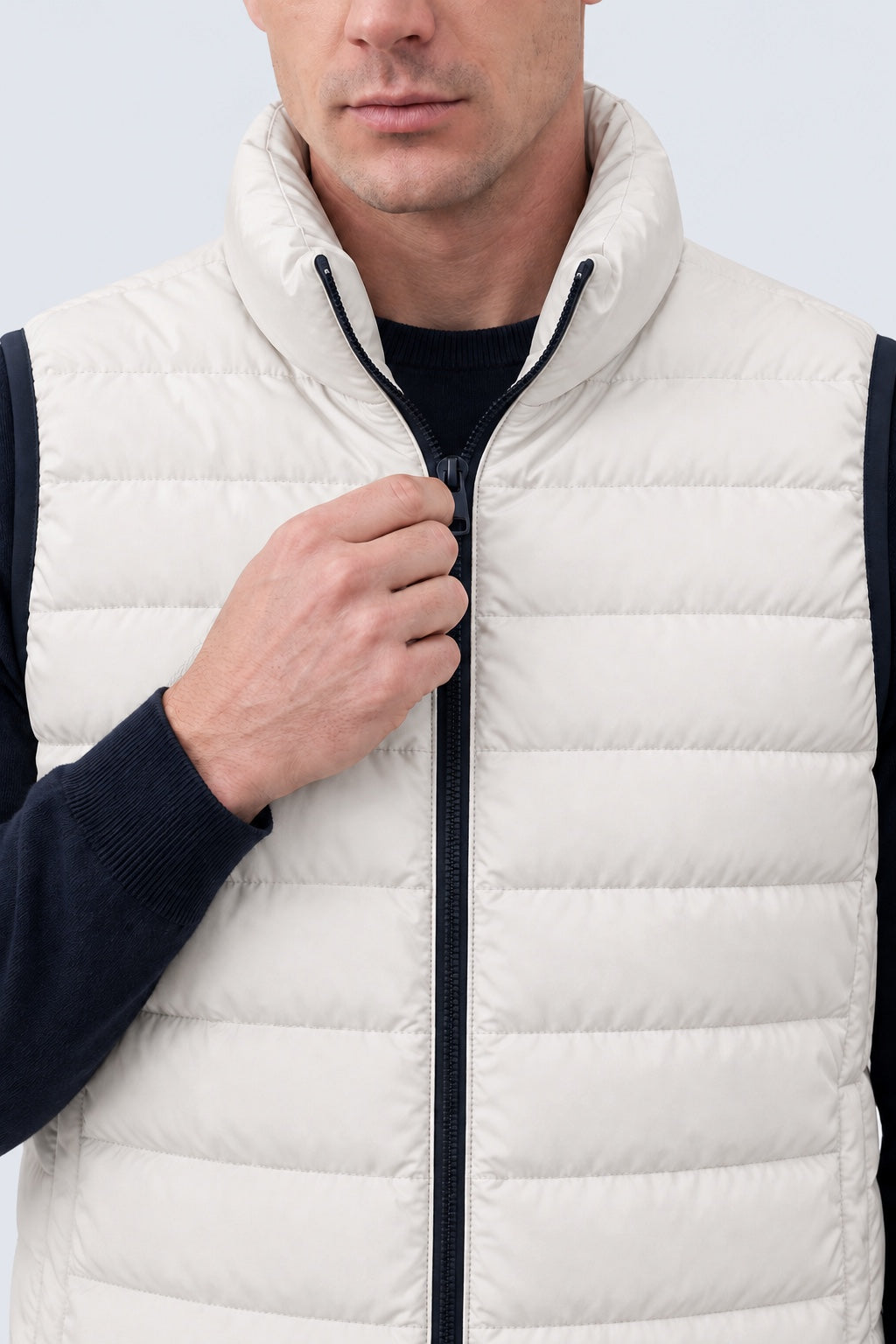 Steppweste aus Polyester mit Stehkragen in off white, Ansicht 3
