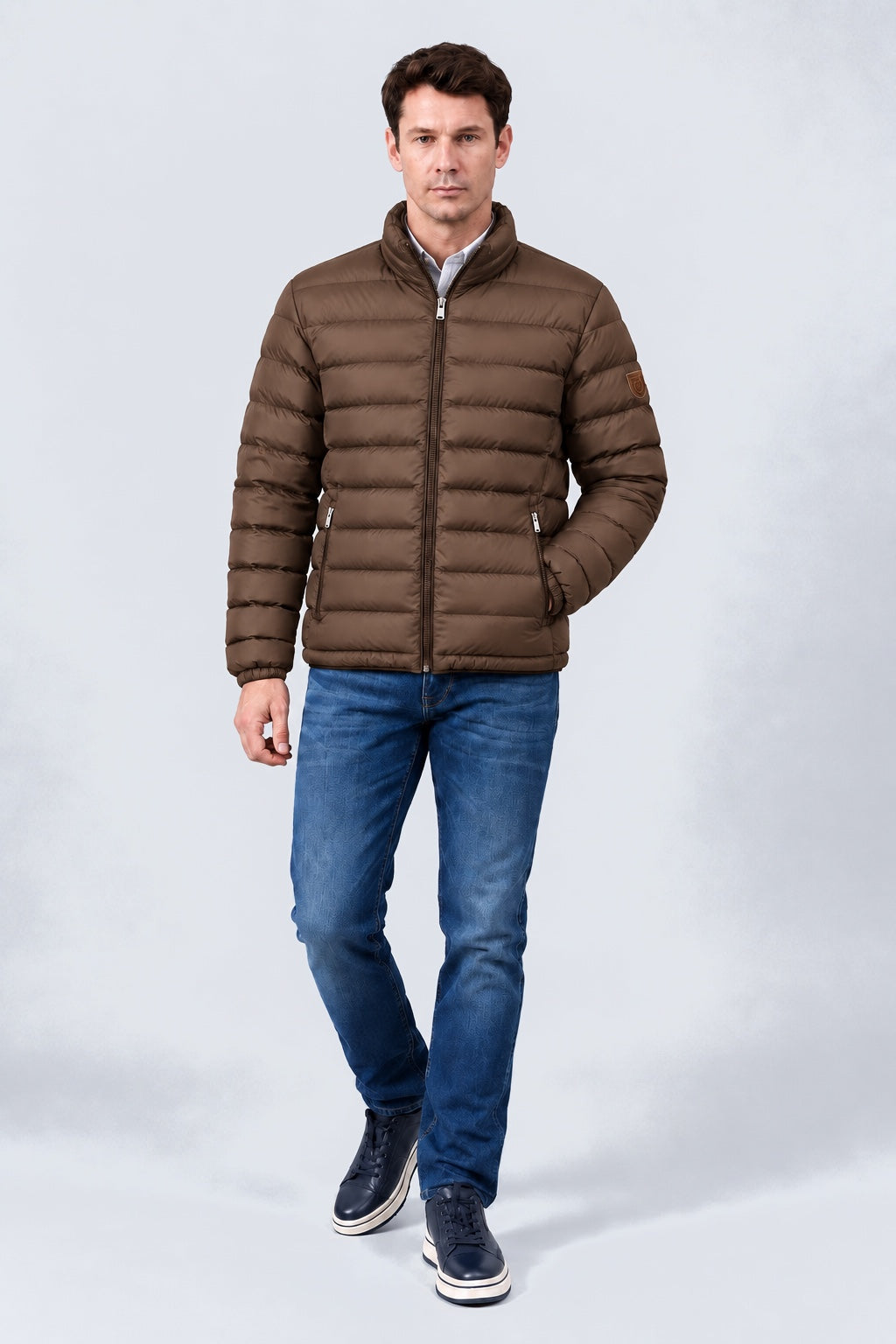 Steppjacke aus Polyester mit Stehkragen in cappuccino