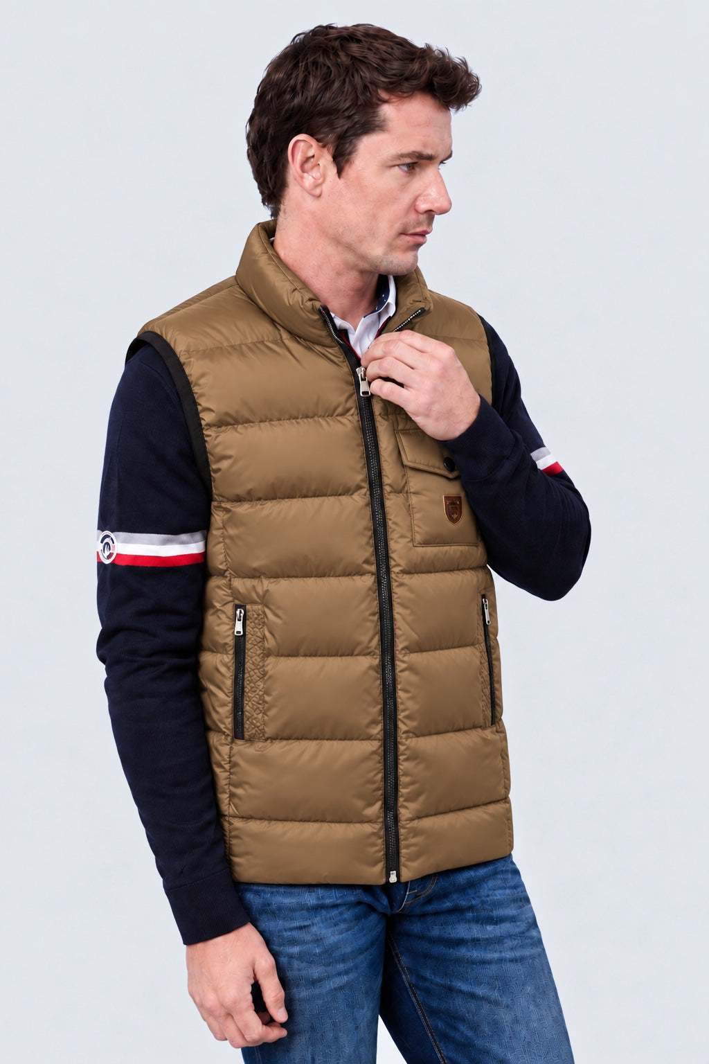 Steppweste aus Polyester mit Stehkragen in cappuccino, Ansicht 2