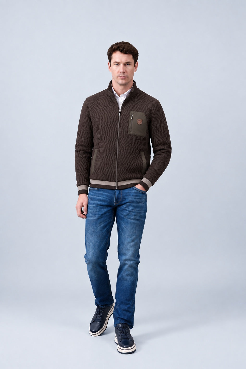 Sweat‑Jacke mit Strukturmuster und Stehkragen in chocolate