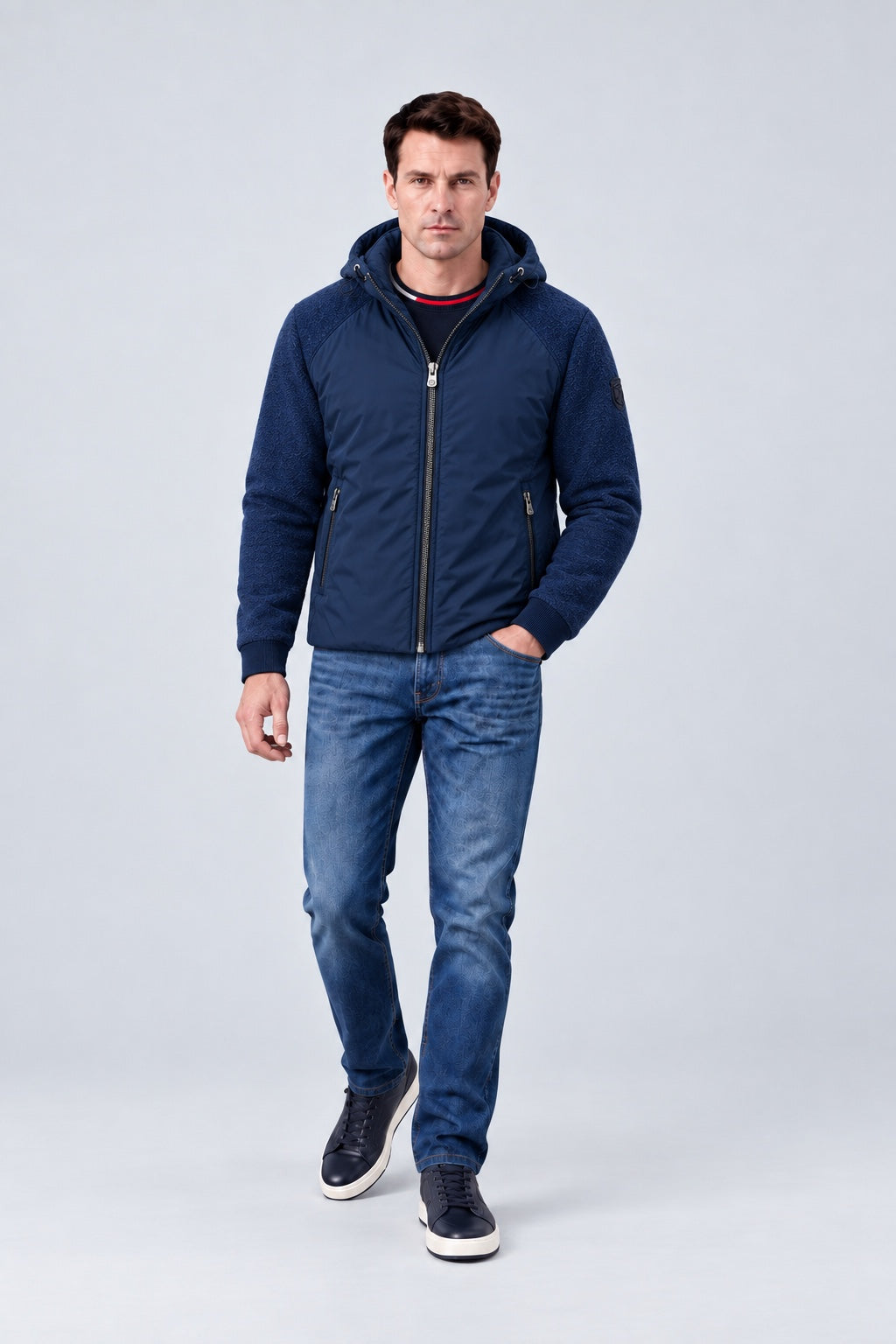 Sweat‑Jacke mit Kapuze in Materialmix‑Optik in navy