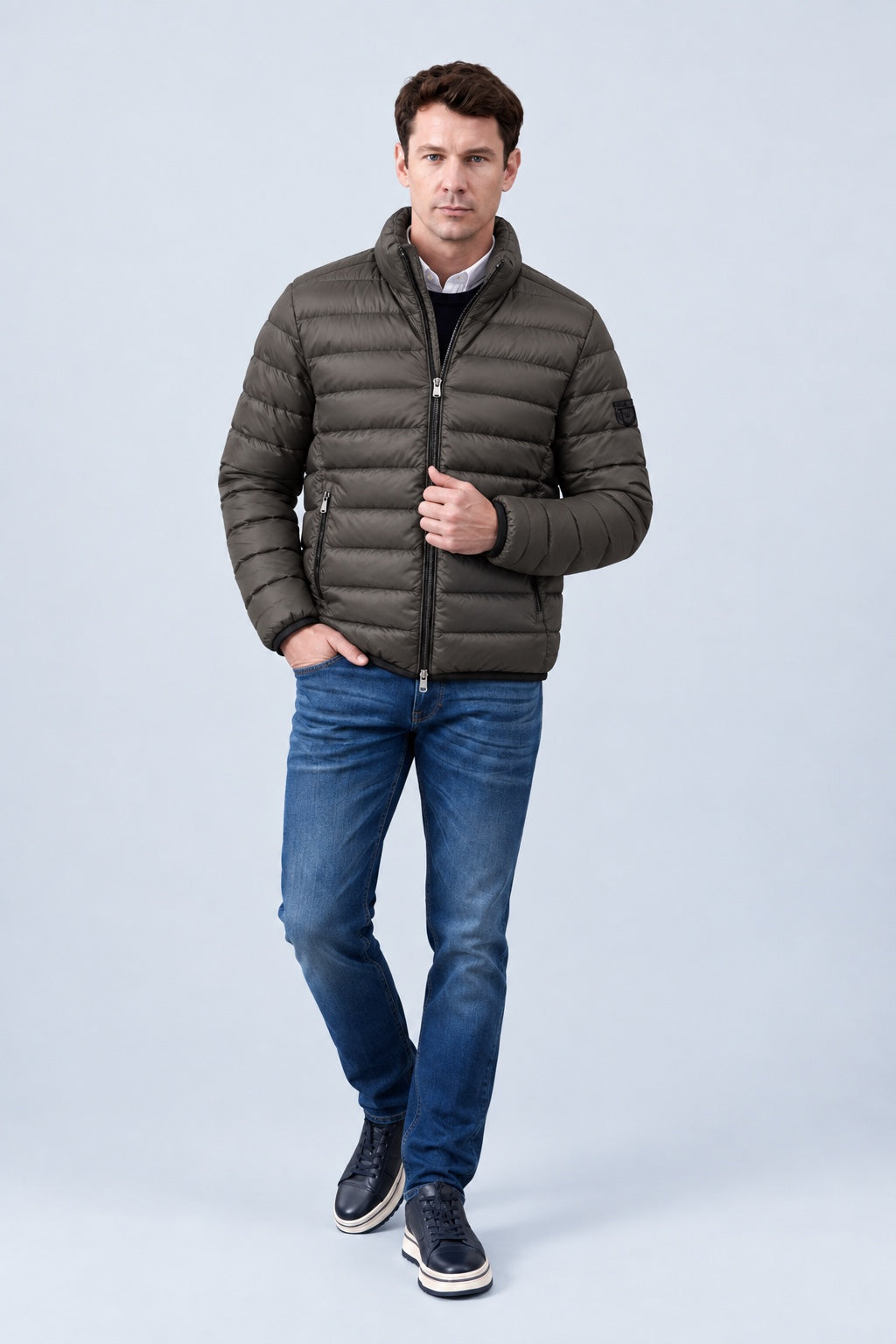 Steppjacke aus Polyester mit Stehkragen in grey